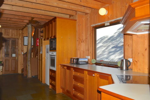 Snowdrop Lodge - St Kilda Accommodation 2