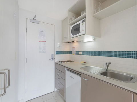 Soho - Ettalong Beach Resort - St Kilda Accommodation 2