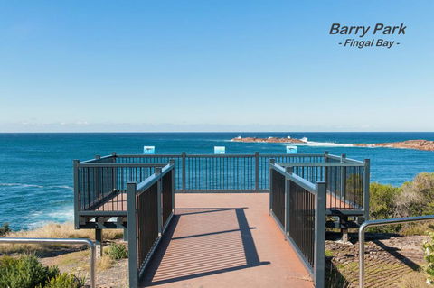 Sounds Of Sunshine Whole House - St Kilda Accommodation 2