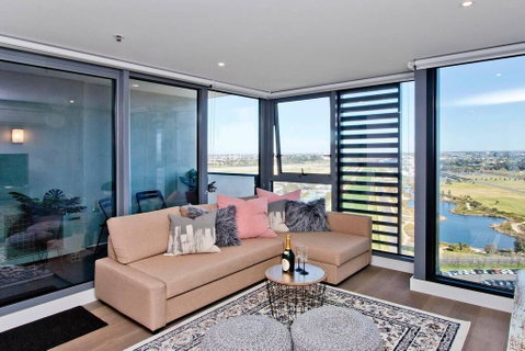 Spectacular Private Balcony Views With Pool - St Kilda Accommodation 0