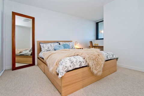 Spectacular Private Balcony Views With Pool - St Kilda Accommodation 2