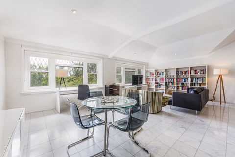 Spoilt For Choice 2-bed/2-bath + Free Parking - St Kilda Accommodation 3