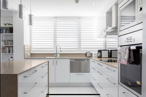 Stunning Burleigh Beach Apartment - St Kilda Accommodation 1