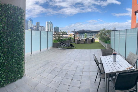 Stunning Riverside Apartment Near MCEC And Casino! - St Kilda Accommodation 2