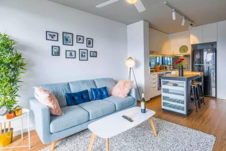 Stylish 2-bedroom Apartment In Fortitude Valley - St Kilda Accommodation 1