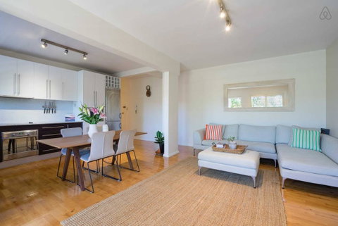 Stylish And Spacious Beach Apartment - St Kilda Accommodation 0
