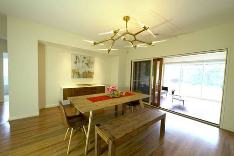 Stylish Luxe House For Big Group Near Shopping Center - St Kilda Accommodation 3