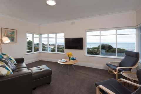Sunrise At Penguin - St Kilda Accommodation 0