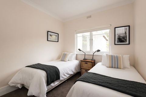 Sunrise At Penguin - St Kilda Accommodation 1