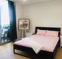 Sunset view 2 bedroom apt next to station - St Kilda Accommodation