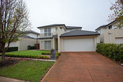 Superb Luxe 5BR House@Point Cook Near Lake - St Kilda Accommodation 0
