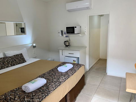 Surf Beach Motel Coffs - St Kilda Accommodation 1