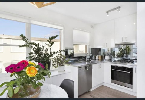 SurfSide Escape In Coogee - St Kilda Accommodation 0