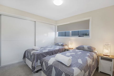 T-Bar On Twynam - St Kilda Accommodation 3