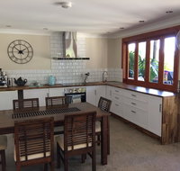 TAKURA HEIGHTS Modern Country Apartment with pool access - St Kilda Accommodation