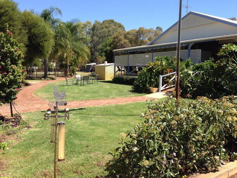 Tambo Mill Motel & Caravan Park - St Kilda Accommodation 1