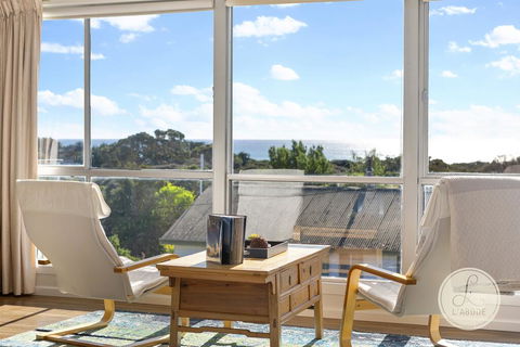 TASSIE SEASIDE SERENITY - L'Abode Accommodation - St Kilda Accommodation 2