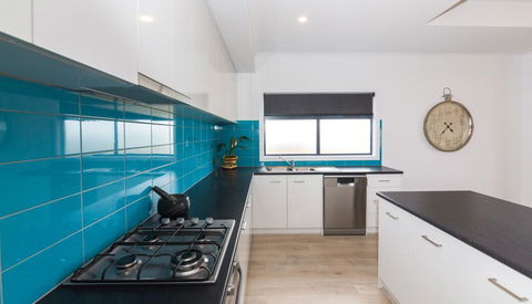 Tee Two On Troon - 21/30 Troon Drive - St Kilda Accommodation 1