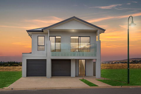 Tee Two On Troon - 21/30 Troon Drive - St Kilda Accommodation 0