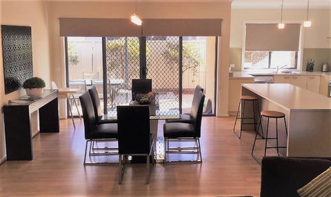 Tempo Place - Mulwala - St Kilda Accommodation 1