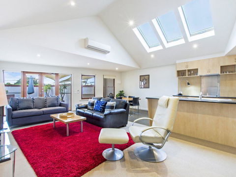 Tennysons On Sackville - St Kilda Accommodation 0
