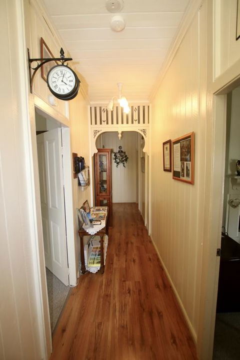 Tenterfield Historic C1895 Cottage - St Kilda Accommodation 3