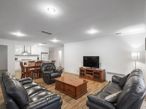 The Antonia Way - St Kilda Accommodation 0