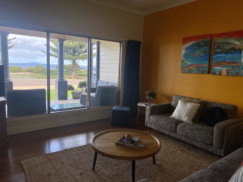 The Beach House & Villas - St Kilda Accommodation 2