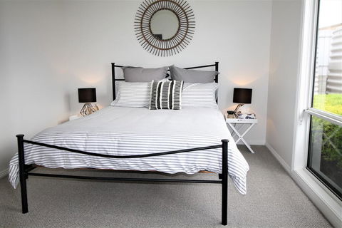 The Beach House - Point Turton - St Kilda Accommodation 3