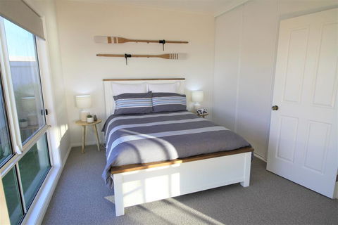 The Beach House - Point Turton - St Kilda Accommodation 2