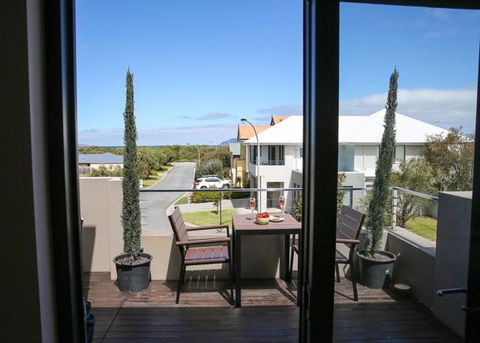 The Beach House At Bayside - St Kilda Accommodation 1