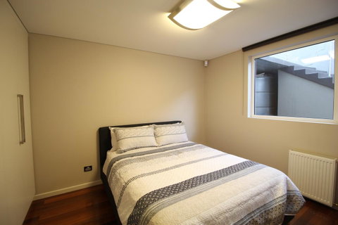 Sunny 3 Bedroom Apartment In Sandy Bay - St Kilda Accommodation 8