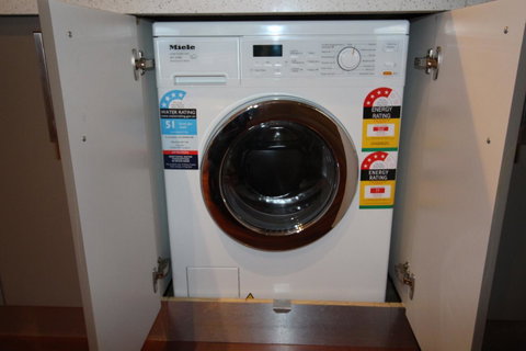 Sunny 3 Bedroom Apartment In Sandy Bay - St Kilda Accommodation 13