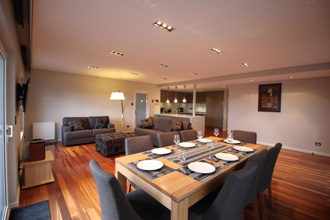 Sunny 3 Bedroom Apartment In Sandy Bay - St Kilda Accommodation 0
