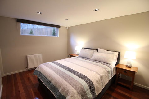 Sunny 3 Bedroom Apartment In Sandy Bay - St Kilda Accommodation 14