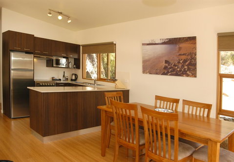 Stewarts Bay Lodge - St Kilda Accommodation 29