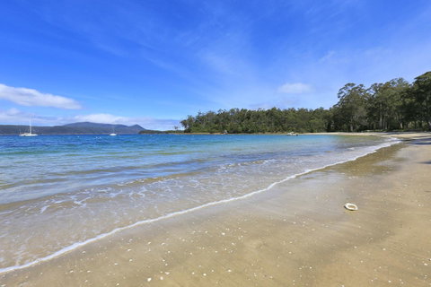 Stewarts Bay Lodge - St Kilda Accommodation 13