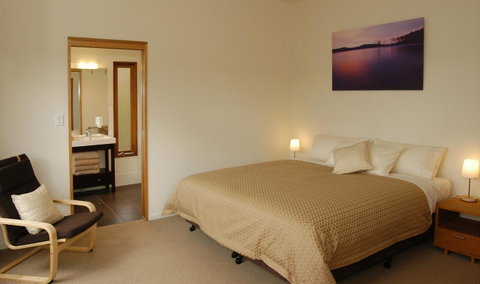 Stewarts Bay Lodge - St Kilda Accommodation 26