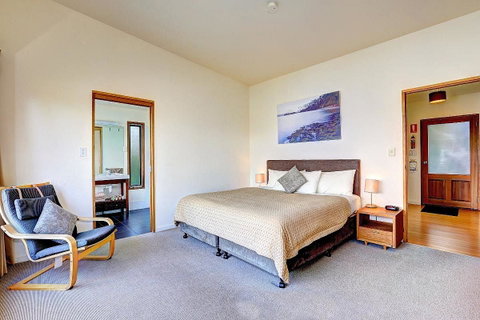 Stewarts Bay Lodge - St Kilda Accommodation 36