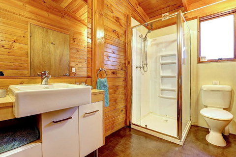 Stewarts Bay Lodge - St Kilda Accommodation 38