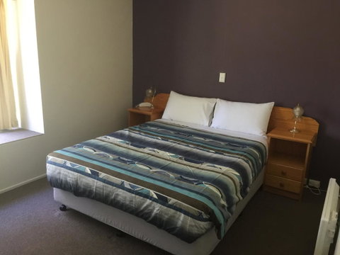 The Fox And Hounds Historic Hotel - St Kilda Accommodation 10
