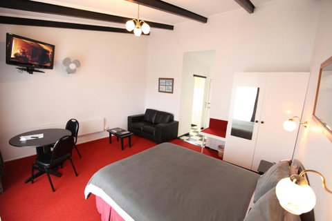 The Fox And Hounds Historic Hotel - St Kilda Accommodation 34