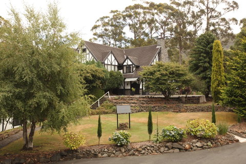 The Fox And Hounds Historic Hotel - St Kilda Accommodation 39