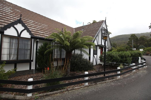 The Fox And Hounds Historic Hotel - St Kilda Accommodation 29