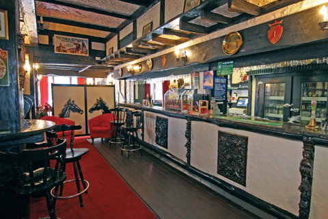 The Fox And Hounds Historic Hotel - St Kilda Accommodation 33