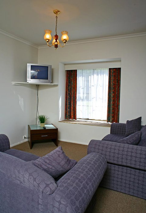 The Fox And Hounds Historic Hotel - St Kilda Accommodation 24