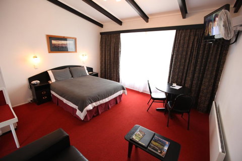 The Fox And Hounds Historic Hotel - St Kilda Accommodation 16