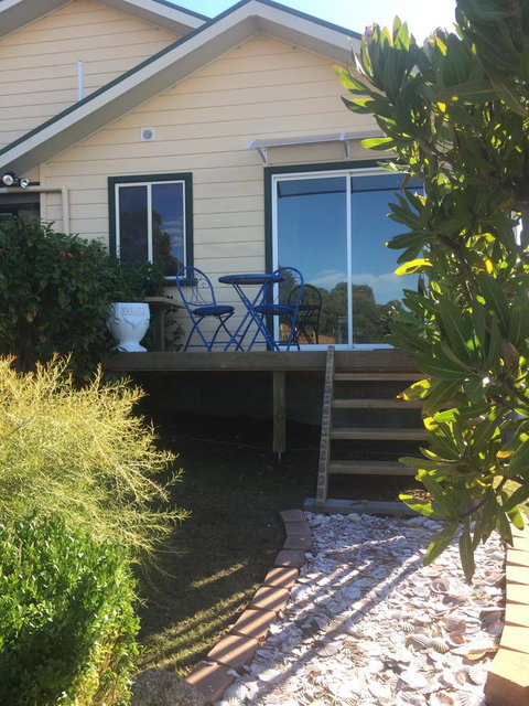 Bicheno Bell - St Kilda Accommodation 7