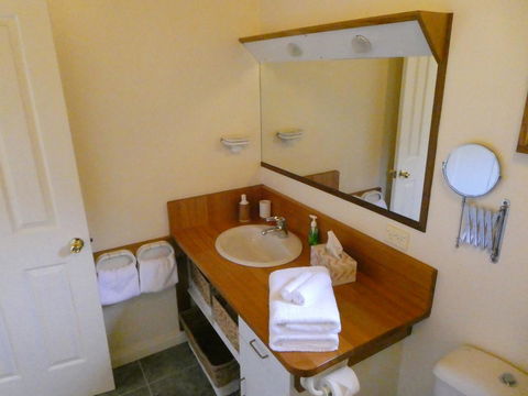 Osprey Lodge & Bungalow - St Kilda Accommodation 22