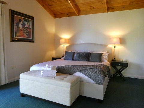 Osprey Lodge & Bungalow - St Kilda Accommodation 2